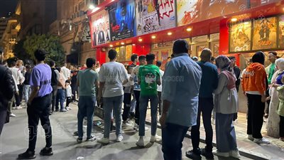 إقبال جماهيري كبير على سينمات وسط البلد والشباب يتصدر الحضور (صور)