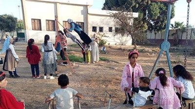 أطفال وشباب يحتفلون بعيد الفطر بمركز شباب الطوايل في سوهاج (صور)