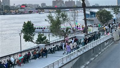 10 صور ترصد احتفالات المواطنين بثاني أيام العيد على كورنيش النيل