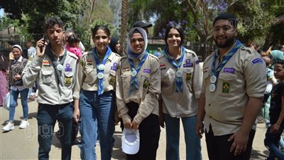 فرق الكشافة تنتشر في حديقة الحيوان بالجيزة (صور)