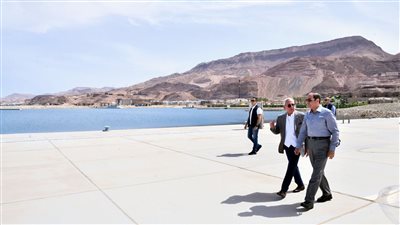 تفاصيل جولة الرئيس السيسي في مدينة الجلالة (فيديو وصور)