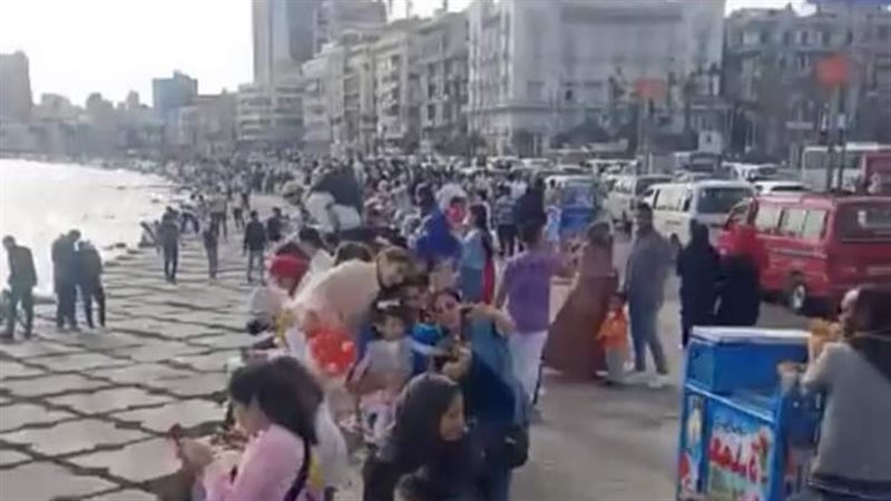 إقبال كبير على كورنيش