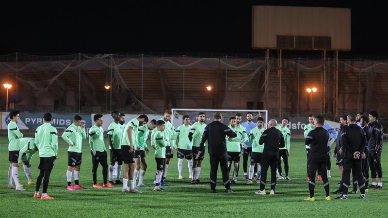 بيراميدز، فيتو