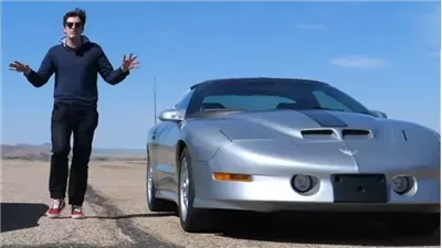 مقارنة بين سيارتي شيفروليه كورفيت C4 وبونتياك ترانس (فيديو)