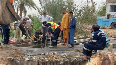 استمرار إصلاح كسر خط صرف أبنوب والفتح بأسيوط