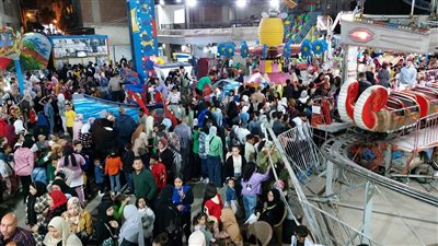 إقبال الأهالي على ملاهي الإسكندرية في ثالث أيام عيد الفطر ( فيديو وصور)