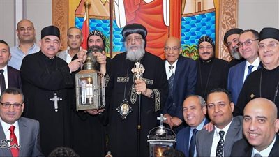 البابا تواضروس يستقبل كهنة رابطة القدس لتسليم النور المقدس