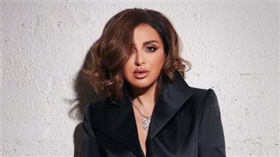 أنغام تتألق بالأسود في أحدث جلسة تصوير لها (صور)