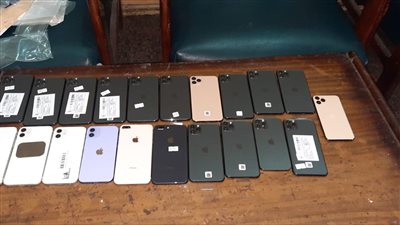 إحباط تهريب 21 تليفون و364 عبوة أدوية بحوزة راكبين في مطار القاهرة 