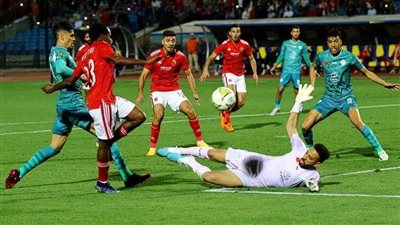  إياب ربع نهائي دوري أبطال أفريقيا على صفيح ساخن.. نجم الرجاء يشتبك مع مدرب الفريق.. وإيقاف لاعب الترجي بسبب المنشطات