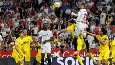 إشبيلية يفوز على فياريال 1/2 في الدوري الإسباني 