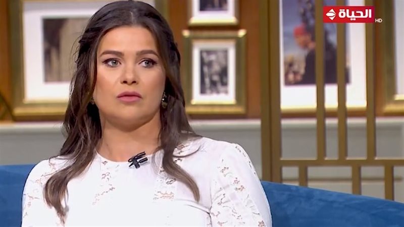 الفنانة يسرا اللوزي،