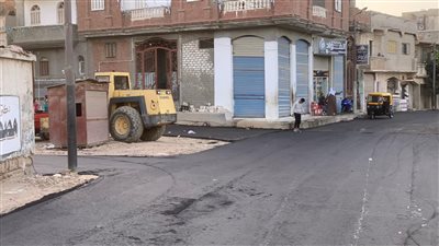 استكمال رصف شارع الجمهورية بحوش عيسى بالبحيرة بتكلفة 6 ملايين جنيه (صور)