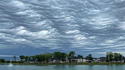 ظهور غيوم الأمواج المتوحشة في سماء أمريكا يثير الرعب في العالم (فيديو وصور)