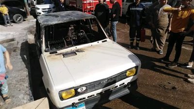 السيطرة على حريق بسيارة في بنها 