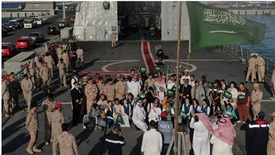 إجلاء الدفعة الأولى من الرعايا اليمنيين في السودان إلى جدة