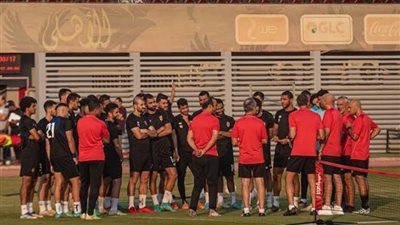 نجم الأهلي يبدأ تجهيز بيان الرحيل عن التتش 