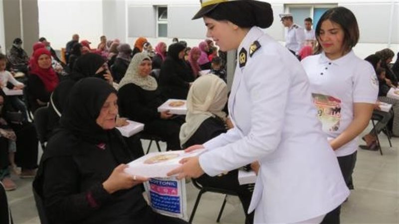 الداخلية توزع عبوات
