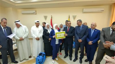 محافظ شمال سيناء يشهد حفل تخريج دفعة جديدة من القابلات بالعريش