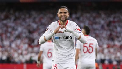 يوسف النصيري يعادل رقم مبابي في 2023