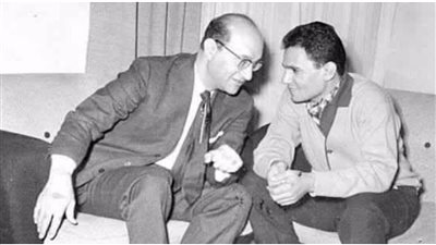 عبد الحليم حافظ يهاجم عبد الوهاب بسبب أغنية شهيرة وجمال حمدان يلقنه درسا 