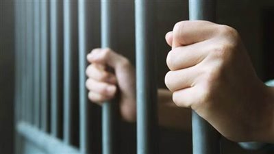 محاكمة عاطل بتهمة قتل شاب طعنا بالسكين في الشرابية