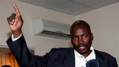 تولى وزارة الداخلية وعين مساعدا للرئيس المخلوع، من هو أحمد هارون معاون البشير؟