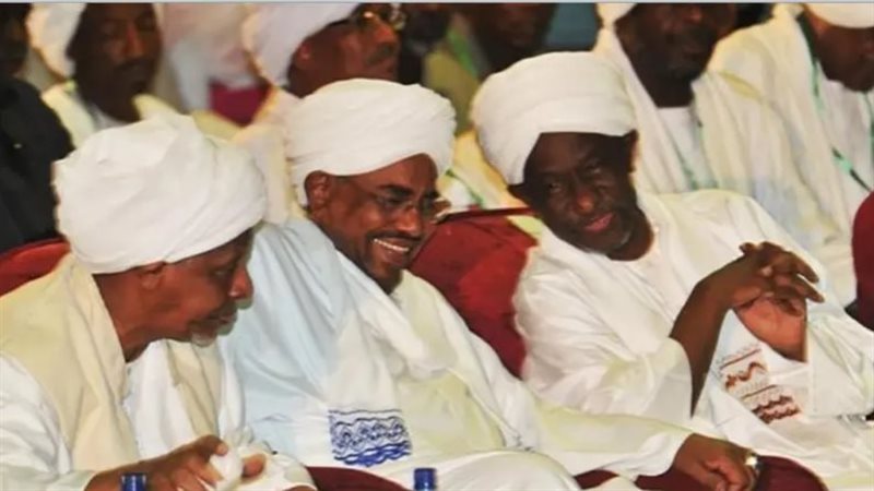 البشير وقيادات نظامه،