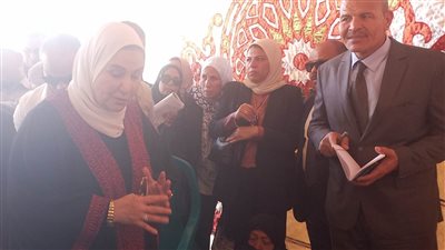 وزيرة التضامن تفتتح معرض ديارنا على هامش انطلاق مهرجان الهجن بالعريش (فيديو)