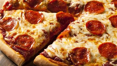 مكرونة بالديدان وبيتزا بالنمل، أغرب الأكلات في إيطاليا