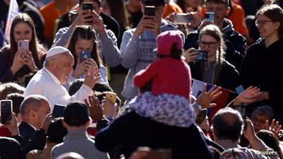 لأول مرة، الفاتيكان يسمح بمشاركة النساء في مجلس الأساقفة 