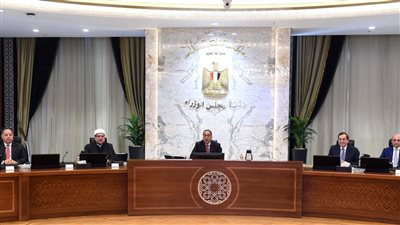 مجلس الوزراء والأزمة السودانية.. مدبولي: مؤسسات الدولة تحركت منذ اليوم الأول.. تأمين عودة المصريين في الخرطوم تنفيذًا لتكليفات الرئيس.. وهذا موقف الطلبة العائدين