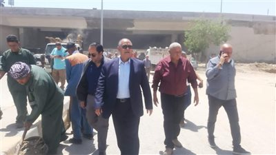 السكرتير العام المساعد يتفقد تطوير شارع الشعب بعثمان محرم بالعمرانية (صور)