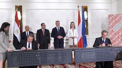 توقيع عقود شراكة بين سكك حديد مصر وشركة فويست ألبين النمساوية