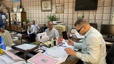 رئيس حي شرق الإسكندرية يواصل عقد اللقاء الجماهيرى الأسبوعي لحل مشكلات المواطنين