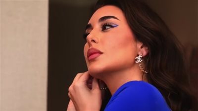 ياسمين صبري تستعرض أناقتها بالأزرق في أحدث ظهور لها (فيديو)