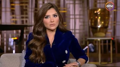 مي عمر: اللي عايز يتجوز تاني لازم يعرّف مراته وياخد موافقتها (فيديو)