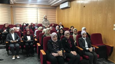 رئيس جمارك مطار القاهرة يستقبل المعينين الجدد (صور)