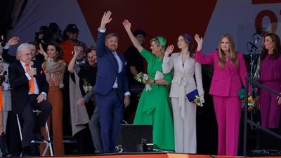 الهولنديون يحتفلون بيوم الملك رغم تراجع الثقة بالنظام