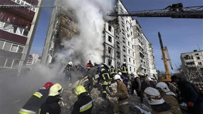 سقوط صاروخ روسي يخلف 11 جريحًا في مسقط رأس الرئيس الأوكراني