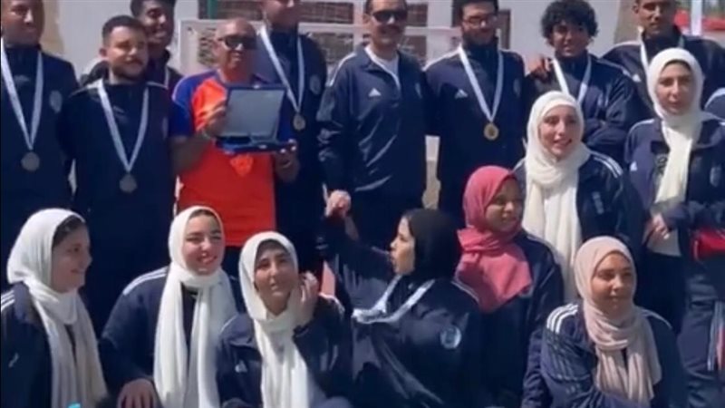 طلاب جامعة القناة
