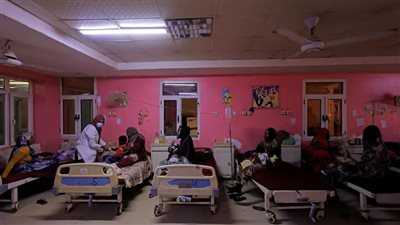 الرصاص يخترق قسم الأطفال بمستشفى في الخرطوم (فيديو)