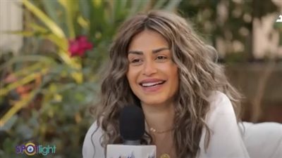 منة فضالي: هالة صدقي ضربتني بالشبشب ومحمد رمضان أداني بالشلوت في جعفر العمدة (فيديو)