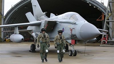 القوات البرية الأمريكية توقف تحليق طيرانها بعد مصرع 12 شخصا في تحطم مروحيتين