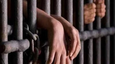 حبس عاطلين بتهمة سرقة رواد ماكينات الصرف الآلي في الأزبكية