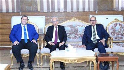 وزير التعليم يفتتح عددا من المدارس في الشيخ زويد