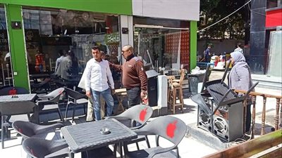 حملات لإزالة الإشغالات والبناء المخالف بحي العجمي (صور)