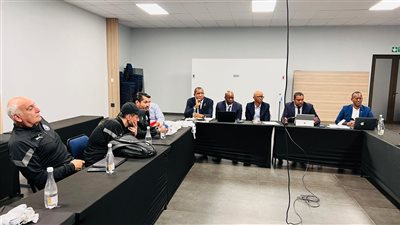 بيراميدز بالزي الأبيض ومارومو جالانتس بالأخضر في مواجهة الكونفدرالية (صور)