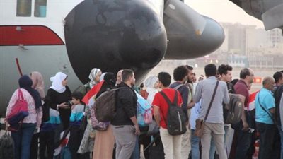 نشرة الأخبار، تحديد مصير الطلاب العائدين من السودان، الأهلي يواجه الترجي في نصف النهائي