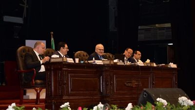رئيس جامعة القاهرة: رفع مستوى الخدمة العلاجية لأعضاء صندوق العلاج